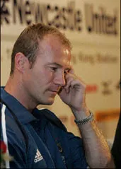Tiền đạo Alan Shearer giã từ sân cỏ
