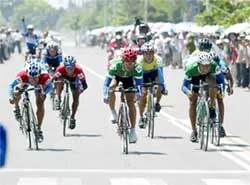 Dưới vòng kiểm soát ảnh 1