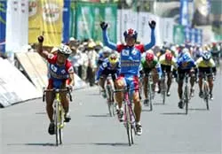 Bộ ba Domesco Đồng Tháp Eximbank cùng về đầu ảnh 1