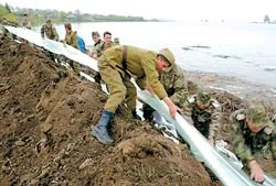 Thêm hàng trăm người phải sơ tán