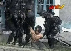 Một nghi can khủng bố đã thoát khỏi sự vây bắt