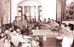 Chuyện kể thêm về tổ trung tâm