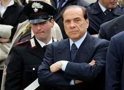 Thủ tướng Berlusconi đệ đơn xin từ chức