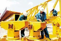 Đúc dầm hộp bằng hệ giàn giáo di động MSS