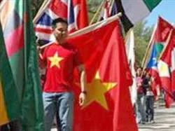 Treo cờ Việt Nam tại UTA