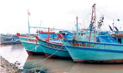 “sóng gió” xăng dầu... đánh dạt tàu