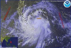 Bão lớn gây lở đất nghiêm trọng