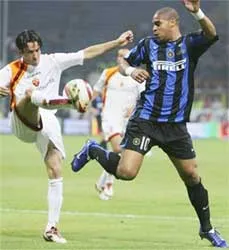 Inter đoạt cúp Italia ảnh 1