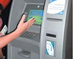 Thêm một nghi can rút 400 triệu đồng từ thẻ ATM giả