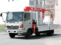 Tiện dụng xe chuyên dùng có lắp cần cẩu