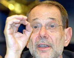 Chia sẻ công nghệ hạt nhân dân sự với Iran