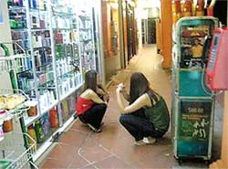 Nỗi đau sống chui ở xứ người