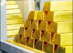 Giá vàng, dầu thô giảm mạnh