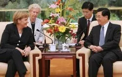 Ký 19 thỏa thuận hợp tác song phương