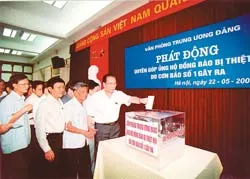 Nhân dân cả nước ủng hộ ngư dân gặp nạn