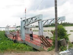 Vì sao không cho phà Bình Mỹ 2 chở ô tô?