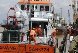 Thêm nhiều ngư dân trở về đất liền an toàn