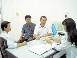 Lấy mẫu xét nghiệm AND của 358 người của 179 gia đình có người thân mất tích