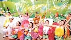 2.500 em thiếu nhi kém may mắn vui chơi với ngày hội búp bê