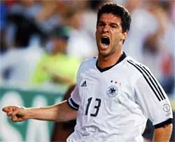 Đội tuyển Đức âu lo với chấn thương của Ballack ảnh 1