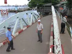 Bảo đảm giao thông tạm cho bến phà Thủ Thiêm