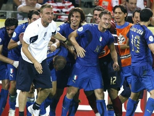 Italy Book Place in Final ảnh 1