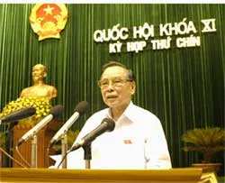 Nâng cao dân trí và thực hành dân chủ là trọng tâm của công cuộc đổi mới