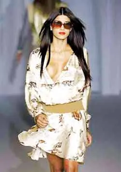 Raica Oliveira: “Tôi sẽ không để ngực trần”