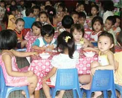 Bậc mầm non nhận cả trẻ không có hộ khẩu hoặc KT3