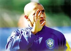 Roberto Carlos giã từ đội tuyển