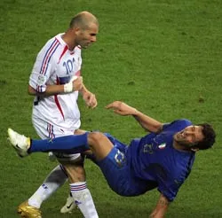 Dù sao, Zidane cũng có lỗi! ảnh 1