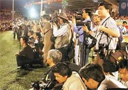 Cửa nào, quyền nấy