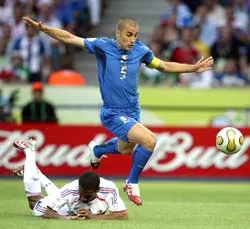 Cannavaro xứng đáng được tôn vinh ảnh 1