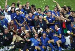 Italia vươn lên vị trí thứ 2 ảnh 1