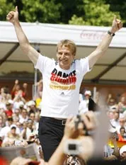 Chia tay Klinsmann ảnh 1