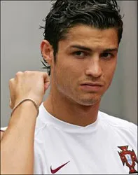 Cristiano Ronaldo vẫn có thể rời M.U ảnh 1