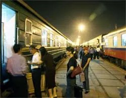 Tàu chạy trễ, không xin lỗi hành khách