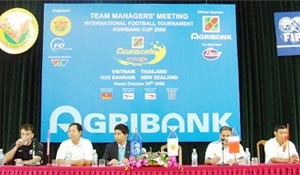 All 4 Teams Want to Win Agribank Cup in Ha Noi ảnh 1