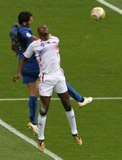 Manchester UTD muốn có Vieira ảnh 1