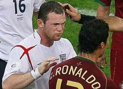 Wayne Rooney : " Ronaldo, cậu hãy quên mọi chuyện..." ảnh 1