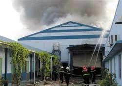 Cháy công ty hóa chất, thiệt hại 13 tỷ đồng