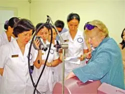 Xóa bớt đỏ và sẹo bằng tia laser Vbeam