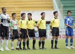 Hy vọng sự cố trên sân Long An sẽ không còn lặp lại ảnh 1