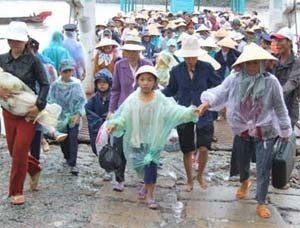 Scores Dead, Hundreds Missing in Wake of Typhoon Durian ảnh 3