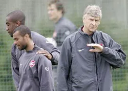 Ashley Cole: “Tôi không muốn thi đấu cho Arsenal nữa” ảnh 1