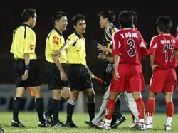 Trọng tài lại châm Ngòi ở “chảo lửa” ảnh 1