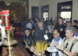Lễ dâng hương - dâng hoa được tổ chức trọng thể trên đất Tây Sơn ảnh 2