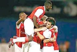 Arsenal thắng đậm Dinamo Zagreb