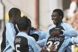 Emre muốn quên cơn ác mộng Latvia ảnh 1