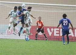 CLB TPHCM : Thắng cũng như không ảnh 1